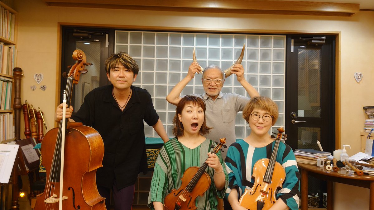 bruegelensemble's tweet photo. ブリューゲル音楽隊おんがくたい始まる！
#ブリューゲル音楽隊
#ブリューゲル音楽隊おんがくたい
#吉澤実 
#金子なお
#薄い信介
#violinmeme
#リコーダー
#ストリングス
#リコーダーアンサンブル
#violin
#viola
#cello
#中世
#ルネサンス https://t.co/HyxFu3vI0P