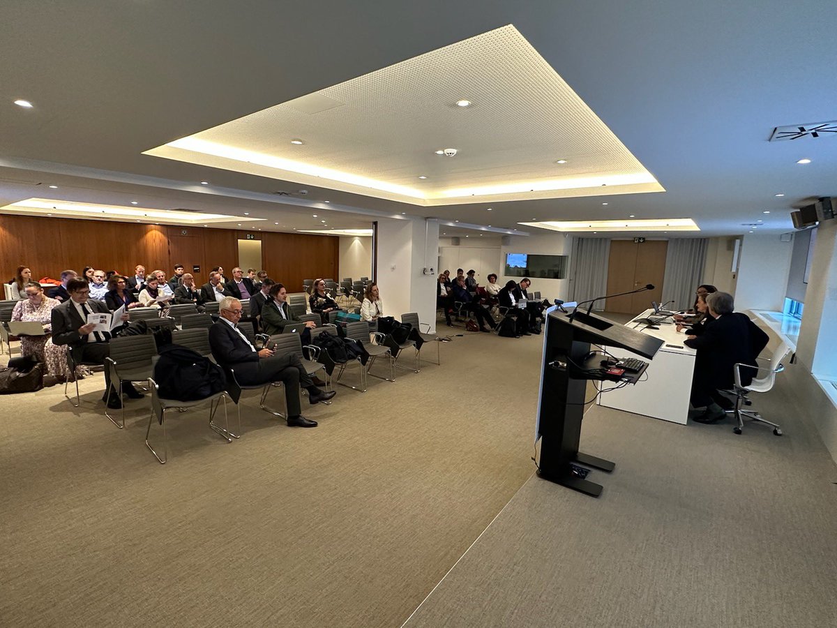 batonnierparis's tweet photo. Rencontres passionnantes avec les institutions 🇫🇷🇪🇺 @dreynders @EU_Commission @RPFranceUE à Bruxelles 🇧🇪 et bilan de la #PFUE avec une importante délégation du conseil de l’Ordre @Avocats_Paris à l’occasion de la reprise du conseil commun Paris - Bruxelles cet après-midi ! https://t.co/sl5mX7bFNX