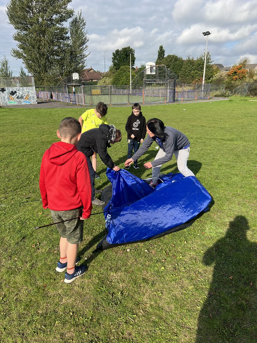 ERAGLENBURN's tweet photo. Kicking off our Tuesday morning Virtual Schools group by learning new CampCraft skills. The children have challenged each other to see who can build a tent the fastest…. Stay tuned for the winner @GvsGlasgow @GlasgowCC #CampCraft #TentBuilding https://t.co/d0qzCfL1QD