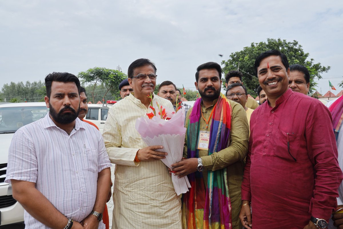 OPDhankar's tweet photo. कुरुक्षेत्र में @BJYM4HARYANA के दो दिवसीय प्रदेश प्रशिक्षण वर्ग में युवा कार्यकर्ताओं के साथ संवाद किया।युवा मोर्चा पार्टी की प्राइमरी पाठशाला है जो हमने प्राइमरी स्कूल में पढ़ा होगा वो हमें जीवन भर याद होता है। https://t.co/JWxDLZRzdn
