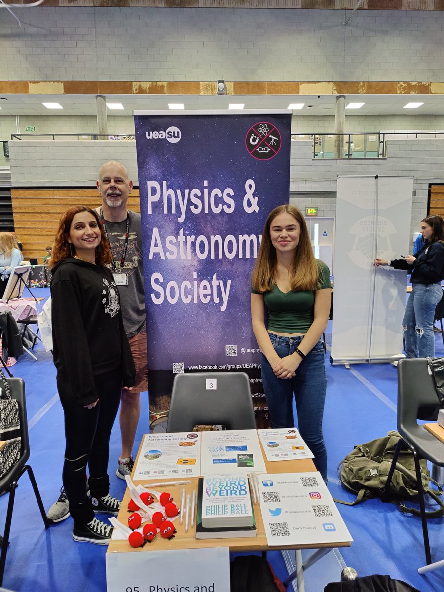 UEAPhysAstro's tweet image. All set up and ready to go.
#uea #ueaphysics #ueafreshers