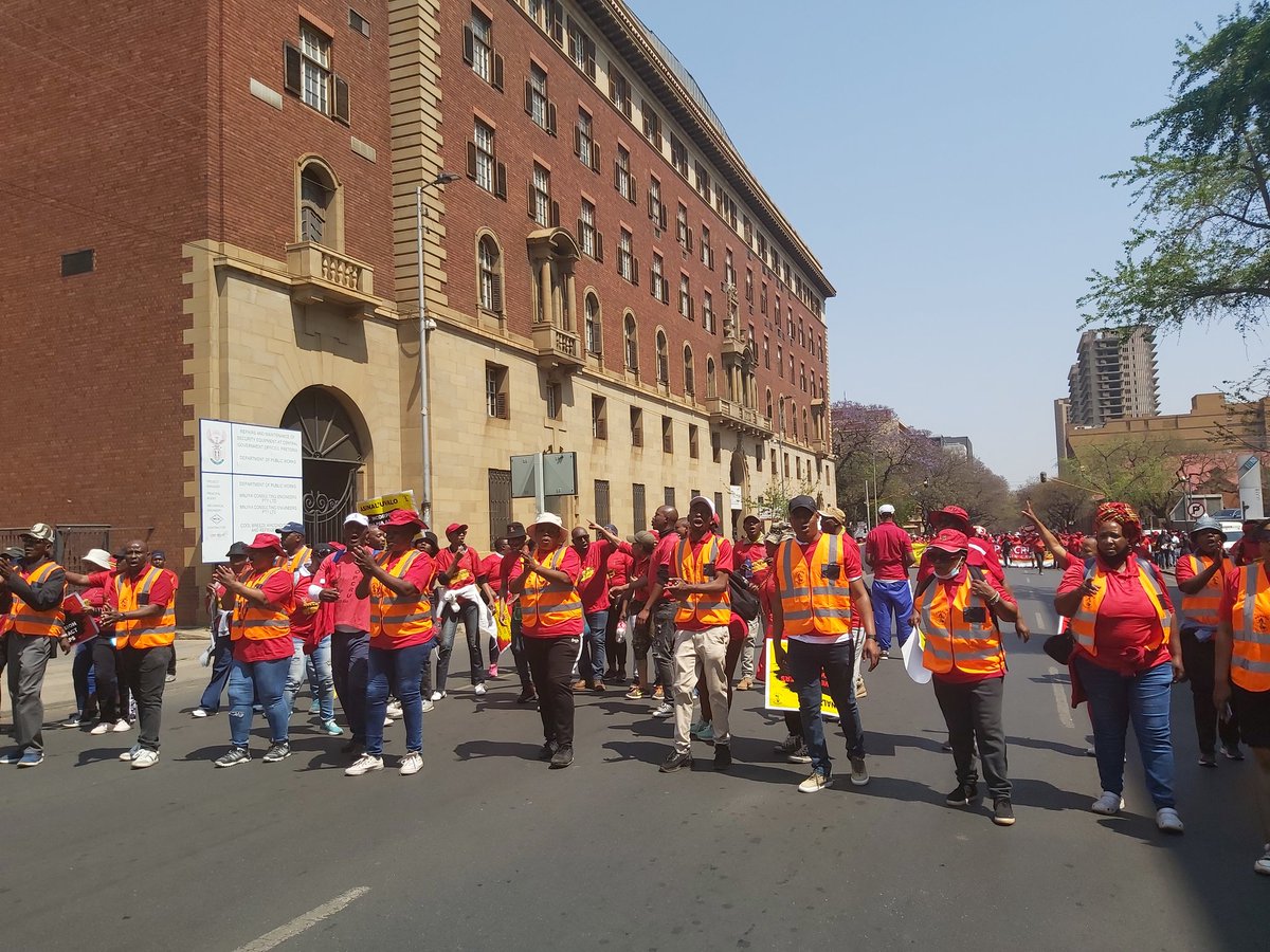 POWER987News's tweet photo. #PopcruMarch Workers are demanding 6.5% wage increase and have rejected the 3% being offered by government. The union wants government to implement the 2018 wage agreement @KhomoMabelane https://t.co/Dvo9yIURR7