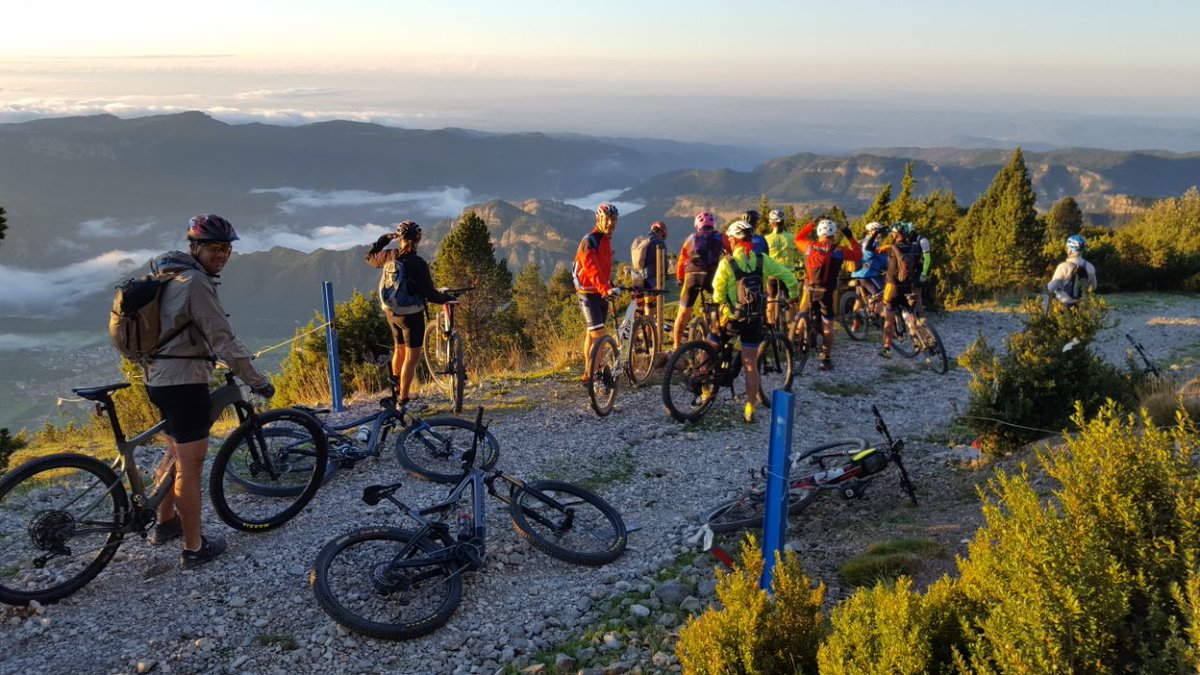 CCGuissona's tweet photo. Aquest passat dissabte 17 set vam fer una ruta molt peculiar amb BTT; #PortdelComte - #Guissona. 98 km i, 1334 m. de desnivell acumulat. No tot sembla baixada. Espectacular! @AJGuissona @portdelcomte @TurismeSolsones @Turisme_Segarra @CLleidata https://t.co/jm7oxSZH23