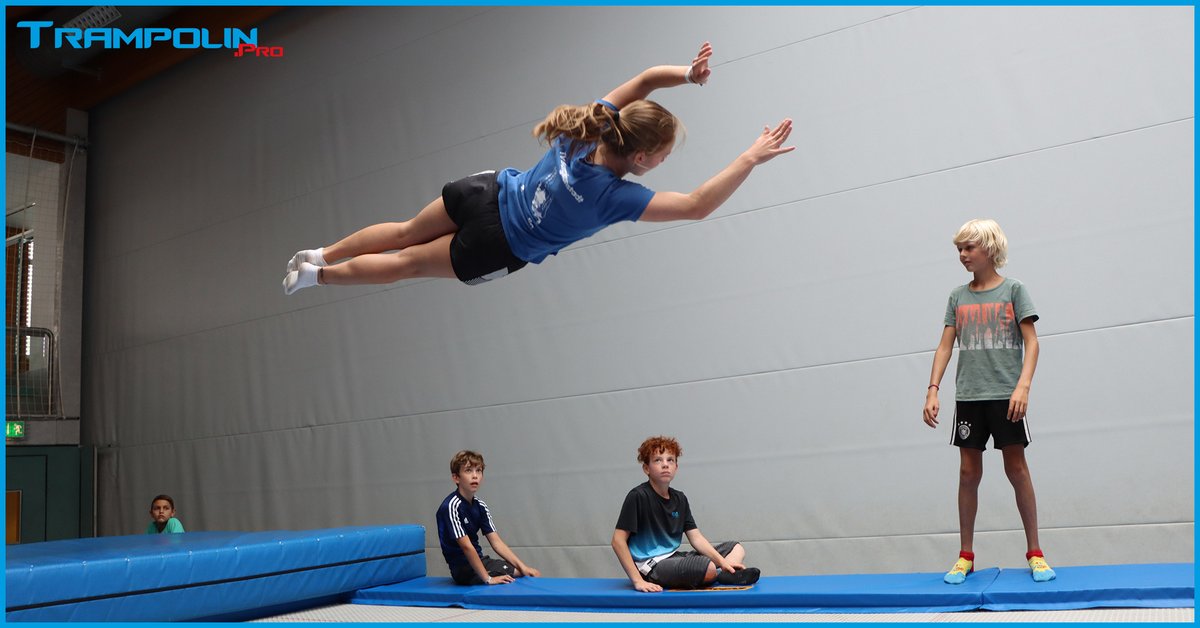 TrampolinPro's tweet photo. ‼ Springt mit uns durch die Herbstferien ‼

Vom 31.10. - 04.11.2022 finden im Michaeli Gymnasium München unsere Herbstferienkurse statt. 

Jetzt anmelden unter 👉 https://t.co/2OBwpeZFJX https://t.co/xqiju3Ea7U