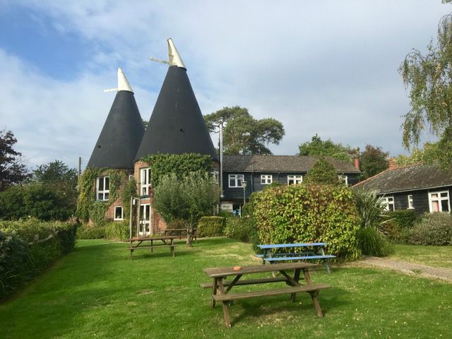 WeAcceptPets's tweet photo. Boasting many original features, including the roundels, the Playden Oast Inn offers a unique experience. Sample some Rye bay fish or stay in one of the country-style rooms.
https://t.co/BXoqKHvRpg
#Playden #Rye #EastSussex #Features #Inn #Unique #DogsWelcome #RyeBay https://t.co/Sh0wPsEFQn