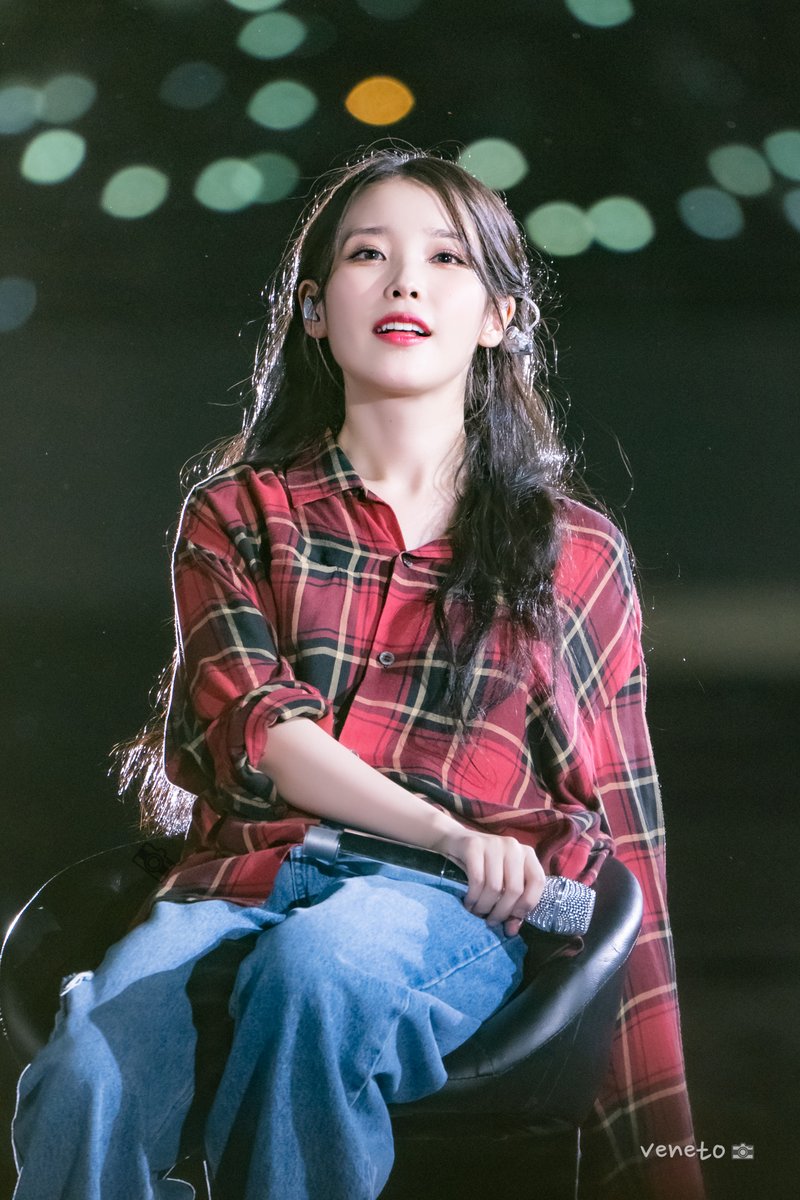 venetostory's tweet photo. 220918 아이유 골든아워 #아이유 https://t.co/5971i41QAb