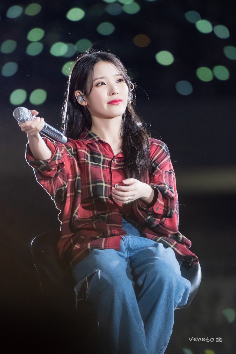 venetostory's tweet photo. 220918 아이유 골든아워 #아이유 https://t.co/5971i41QAb