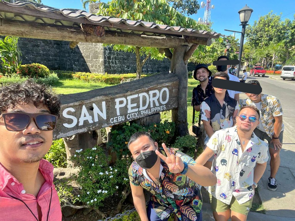 _blackHEART199's tweet photo. 🔮TBK's FamDay ❤
#CebuTour #StoNiñoChurch #AncestralHouse #FortSanPedro #TaoistTemple #TempleOfLeah #TopsOfCebu
@boibumble1
@BeastCookie13
@MharlooBlast
@nodullmoment87
@j_perdeau
@rogue_waan (adopted)
*insert Sir @kowiiiee0022155 & @sexocity69 https://t.co/8Gx0vWLF4I