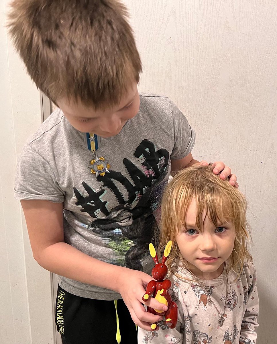 novicommunity's tweet photo. ::Do you remember Bia, the wooden rabbit?
She went with us to Ukraine to meet some of the children. Two of them were these two siblings, living in a temporary shelter close to Kyiv. They had escaped their home together with their mother when the fighting became unbearable. https://t.co/HP8kozYqHl