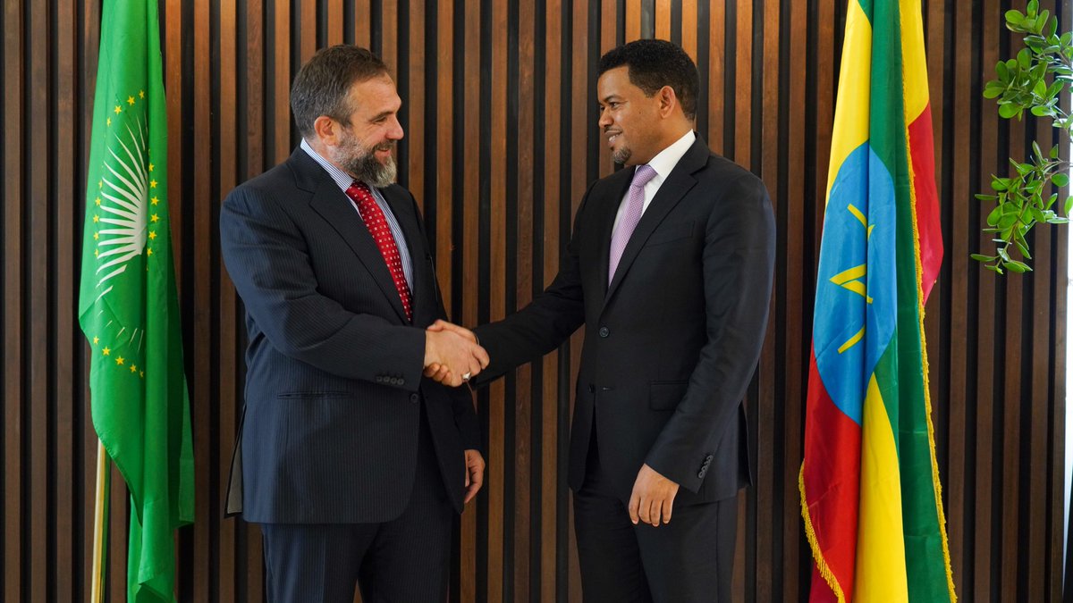 TakeleUma's tweet photo. Today, we met with HRH Prince Abass Ben Ali Ben Nayef of Jordan and United Capital to discuss investment opportunities on the development of Natural Gas and exploring other minerals in Ethiopia. We’ve agreed on partnership and laid out the foundation to begin work immediately. https://t.co/ziKJpW35kQ