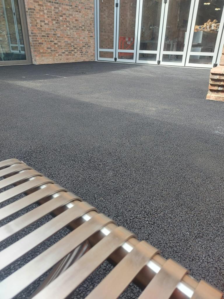 elmsurfacingltd's tweet photo. Fresh and smooth. Our team have really outdone themselves with this project! π
#london #handlay #asphalt https://t.co/H9XEMaoYyy