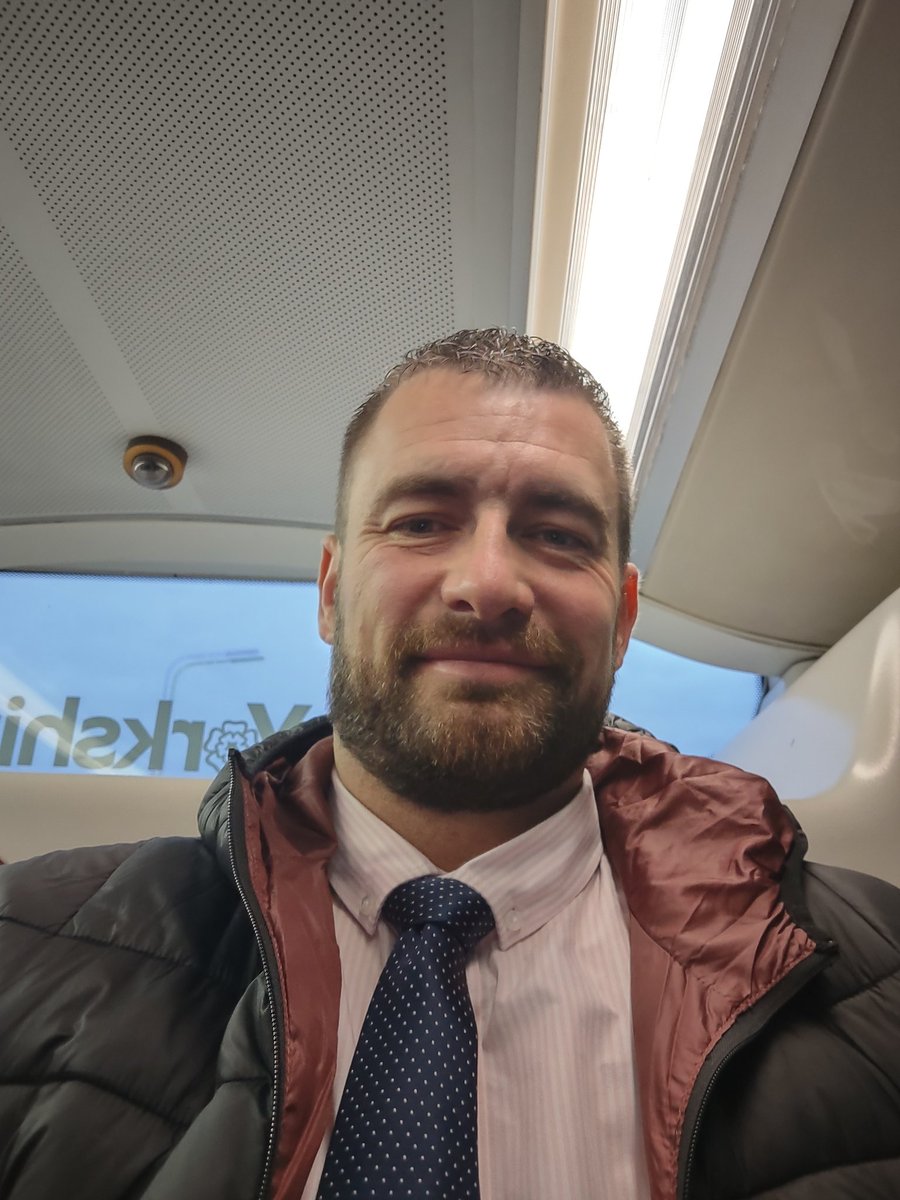 andybharris's tweet photo. Back to the classroom today for my first day back at @EYBuses and a comfy commute on the bus https://t.co/pxszfCmCZB