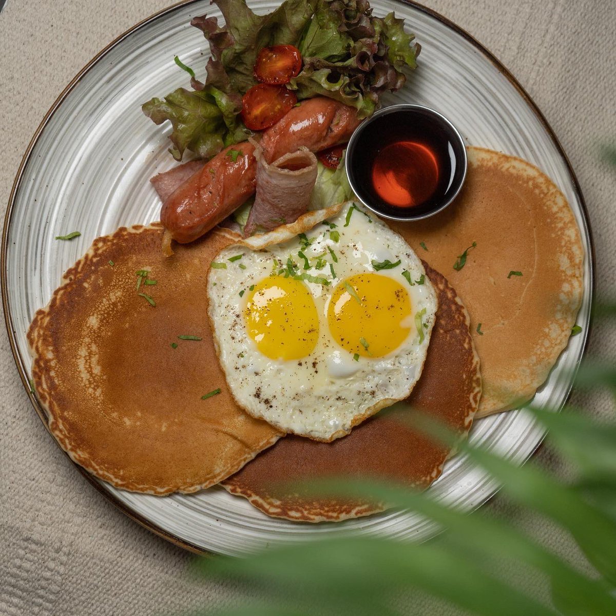 Pancake for breakfast? 

Lyre 
Lot 11075
Beach Road
Hulhumale’