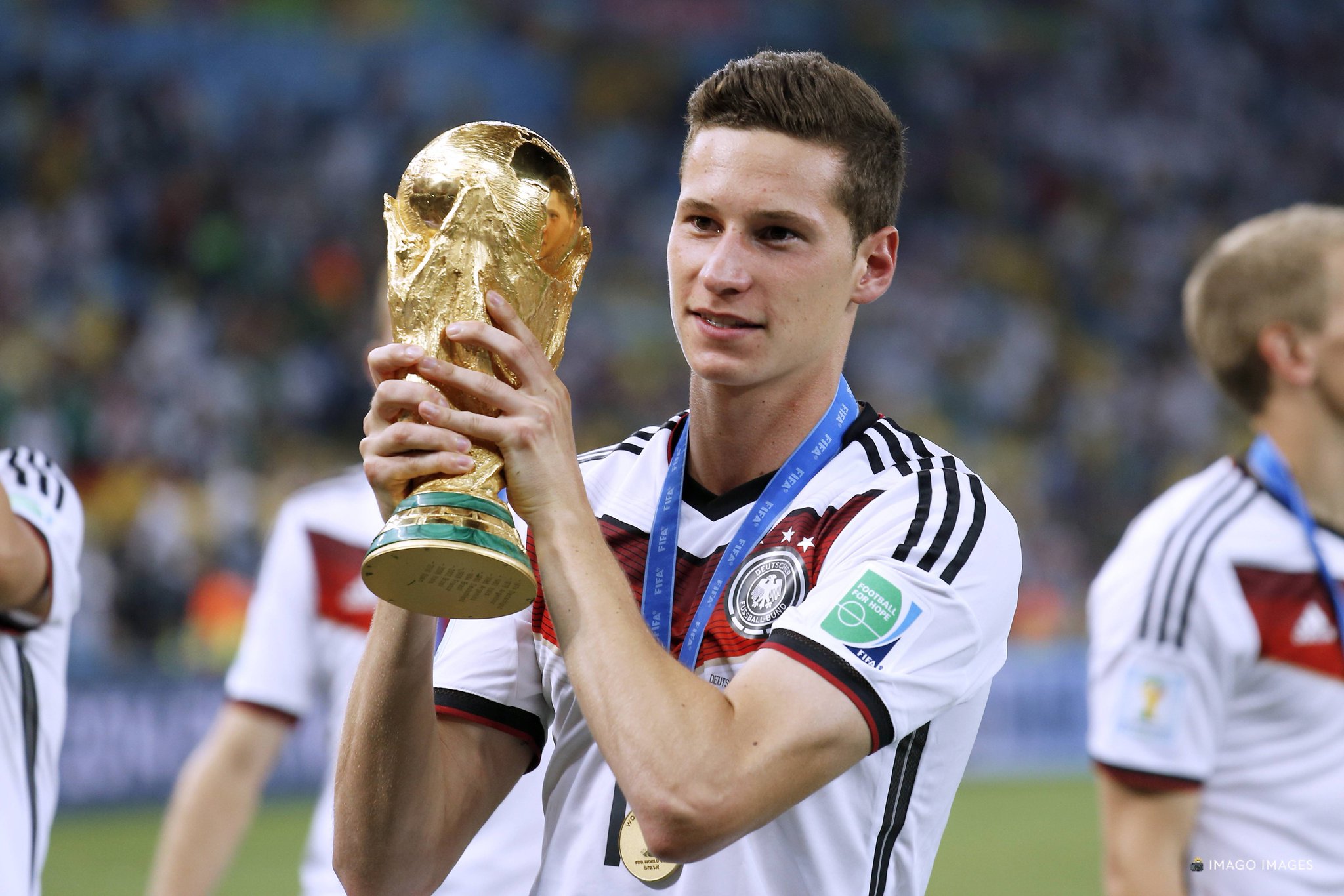 Happy birthday to Julian Draxler, who turns 29 today! 