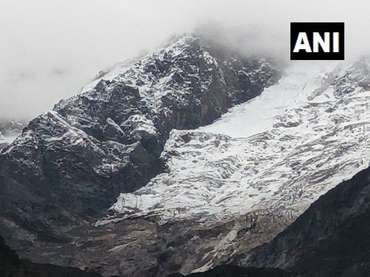 Uttarakhand The first snowfall of the season witnessed on the hills