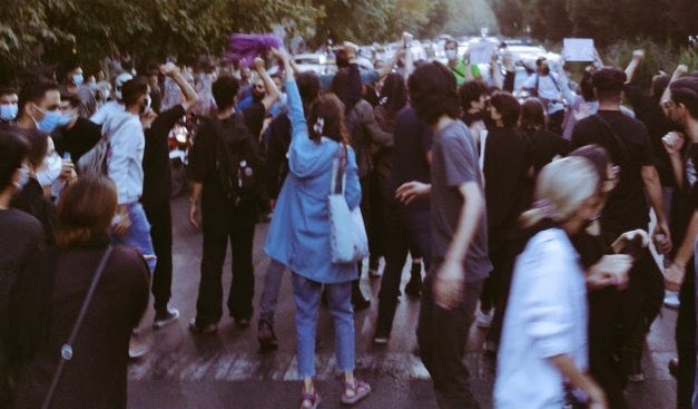 ایران : مجموعه ای از انسان های 1080p در یک کشورِ 144p.
#مهسا_امینی #MahsaAmini