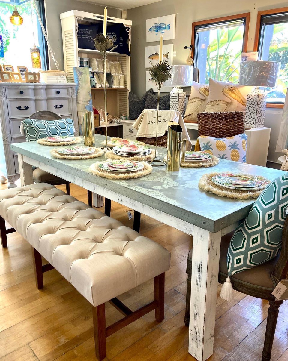 Coastal607's tweet image. All you table lovers out there- this just in! We’re here til 5 or you can call to purchase at 727-587-6607. 🦩

#customdiningtable #tablecustom #customwoodtable #customisedtable #finefurniture #customkitchen #customfurnituredesign
