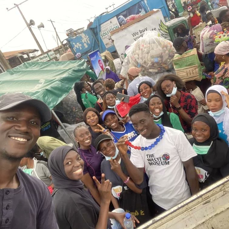 yalinetworkib's tweet photo. More pictures of our clean up programme which took place last Saturday.
A clean environment is an healthy environment😊
@mottainai_info

#cleanupibadan
#yaliibadan
#yalioyostate
#yalians
#cleanupinoyostate
#cleaningthesociety
#recycling https://t.co/ZORq6FwGsH