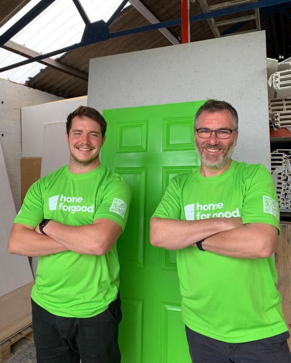 Home4Gd's tweet image. Director and management trainee in Bristol will be taking part in the @Great_Run. @BagnallsGroup painted our door for the Runner Village event space; we love the continued support of @BagnallsGroup.

#greatrun #bristol #ahomeforeverychild