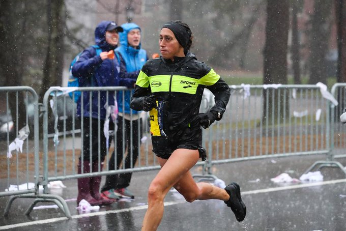Boston26_2_Pro's tweet photo. oh ya, it's an everyday thing...."Remember your why. When things get hard you have the decision to bail or you can remember your why." -@des_linden 
#running #marathon #goals https://t.co/r6kaxZV5vU