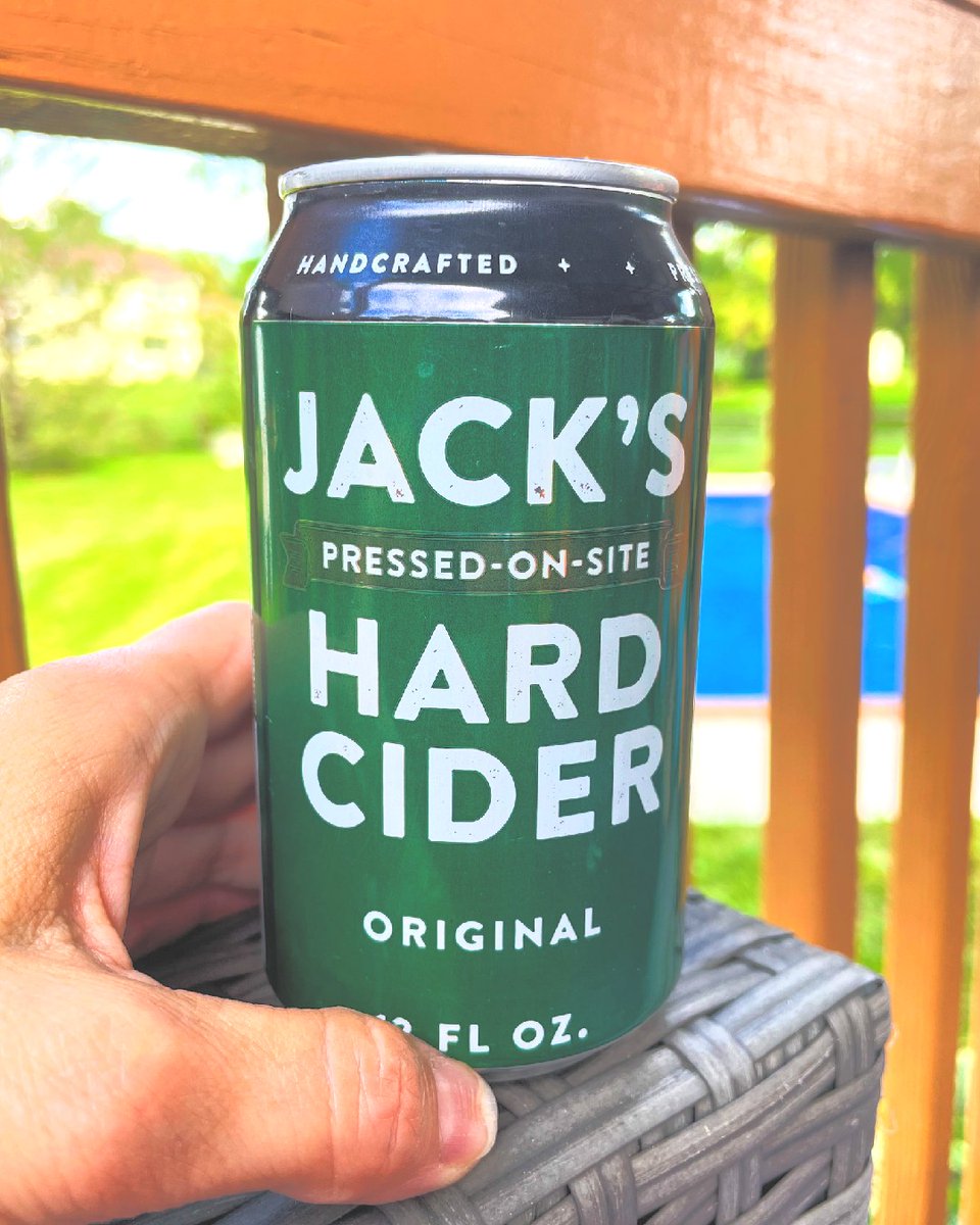It's the crispness of an apple with hints of vanilla that gives Jack's Hard Cider Original its unique taste. Cheers to great cider! bit.ly/3i1LEwR

#jackhardcider #cider #drinklocal #drinkcraft #craftcider #pickcider #drinkcider