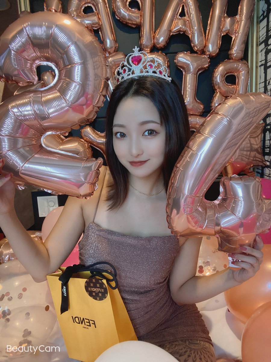 m__chel1001's tweet photo. happy birthday maki 👸🏼🩰🫧💕💕 https://t.co/t4AskFWxro
