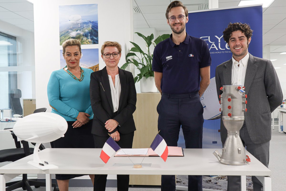 Latitude_eu's tweet photo. Latitude x @_FLYING_WHALES_ MoU for LCA60T to carry #Zephyr from our #Reims production site to @SaxaVord_Space 🚀 CO2 emissions &amp; heavy infrastructures will be highly reduced &amp; shorten travel time between factory and #launchpad for even more nimble #LaunchServices https://t.co/i1OTa4jMhe