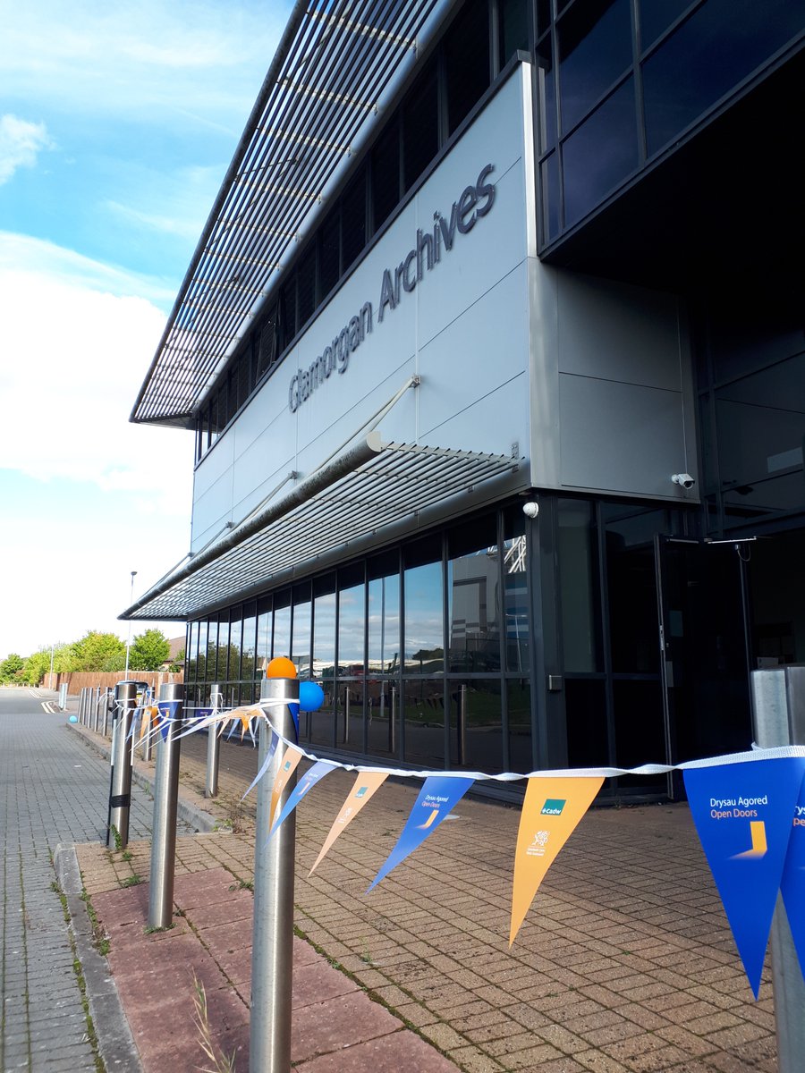 GlamArchives's tweet photo. Diolch enfawr i bawb ymunodd a ni ar gyfer ein digwyddiad #DrysauAgored Dydd Sadwrn. Roedd hi’n hyfryd croesawi gymaint ohonoch i’r Archifau.

A big thank you to everyone who joined us for our #OpenDoors event on Saturday. It was great to welcome so many of you to the Archives. https://t.co/RTw6DVGiJt