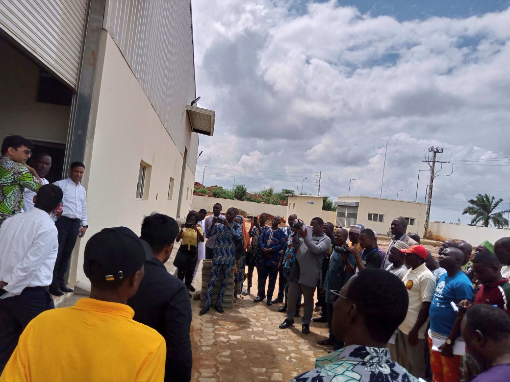 LERURAL2's tweet photo. La Fédération Nationale des Producteurs d'Anacarde du Bénin ( FENAPAB) et #SIPI en collaboration avec PRO-Cashew et Enabel a organisé une visite d'échange et d'établissement des liens d'affaires entre la #FENAPAB et SIPI/ #ARISE.  
@gouvbenin #wasexo @procashew @EnabelauBenin https://t.co/Ws15WBNE1P