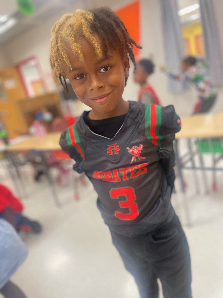 AndrewsPreK8's tweet photo. #AttendanceMatters #WeAreHCS #SpritDay @JaradM @HamptonCSchools @HCS_TitleI https://t.co/5ZxKveh4qx