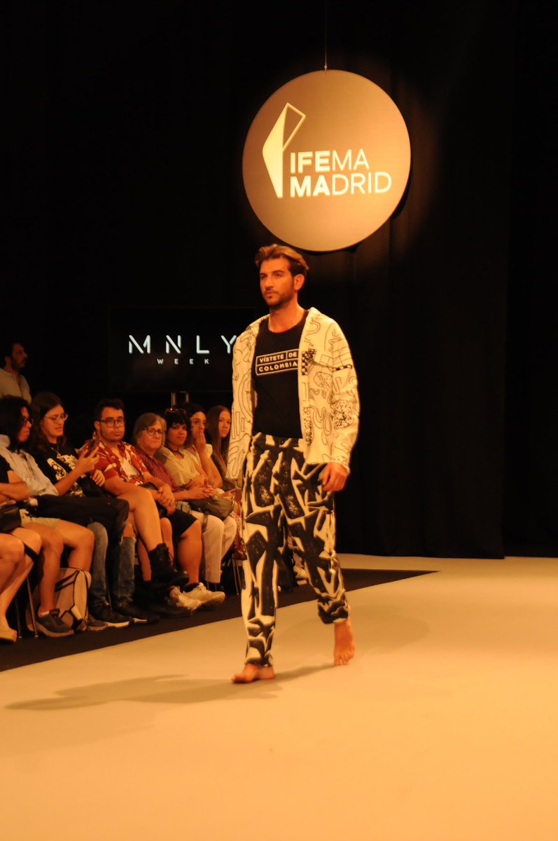 paminagonzalez's tweet photo. #MadridEsModa | 🇨🇴👠🇪🇸 Desfile #IdentidadColombiana by #manlyweek, #Bahué y #VísteteDeColombia en @MOMADMadrid en @IFEMA. ¡Felicitaciones a las 28 marcas que dejaron el nombre de #Colombia en alto! ⭐️ https://t.co/O7LT08yG8H