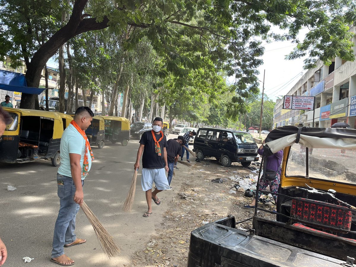 BjpDimapur's tweet photo. In continuation of “Seva Pakhwada” Cleanliness Drive program, Today BJP Dimapur District conducted cleanliness drive from Town Hall Supermarket to Essar Petrol pump, Walford Colony. https://t.co/58Zk4Lzvzb