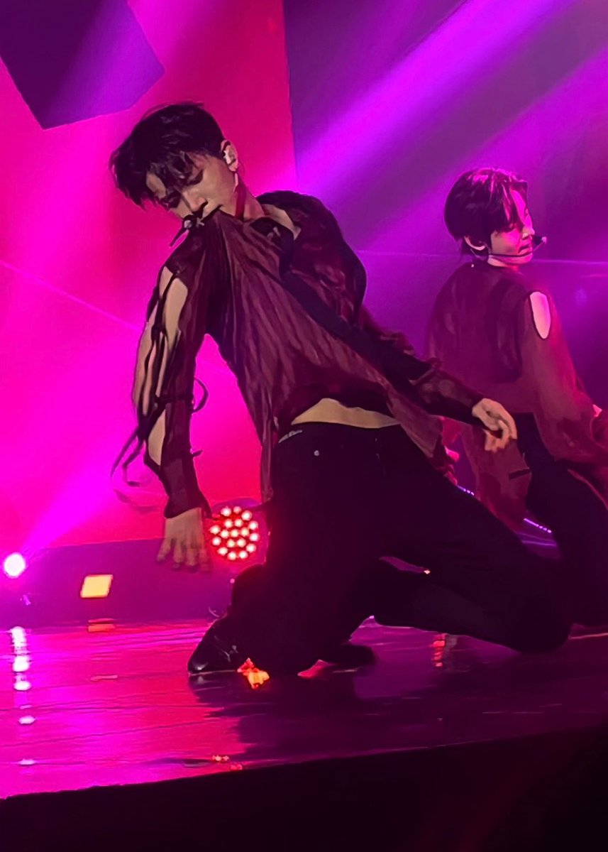lheesoftie's tweet photo. this heeseung will be forever EPIC https://t.co/OFc6ASskec