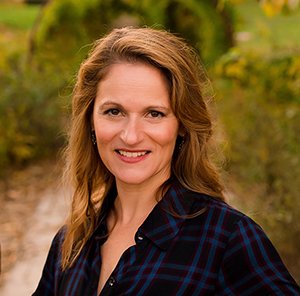 msuvetsalumni's tweet image. Colleen Nyland, a graduate of @MSUFoodSafety, is the 2021 recipient of the Mather Award!🏆#SpartansWill foodsafety.msu.edu/master-science…