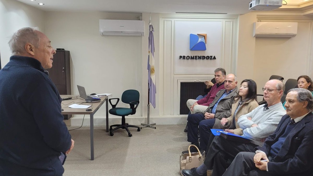promendoza's tweet photo. @FEM @promendoza y @redcame organizaron un seminario sobre el desafío pyme de generar negocios con impacto positivo. En este sentido, el #sellosostenible de CAME es una excelente herramienta de crecimiento económico con conciencia social y ambiental

@mariolazzaro 
@AlfredoCecchi https://t.co/4v9DZXAPcF
