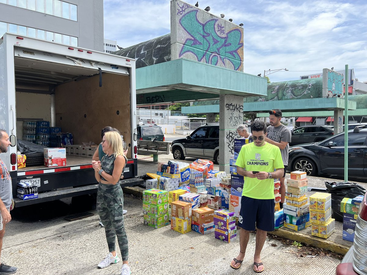 WilMochileando's tweet photo. ¡Buenos días! Estamos arriba recibiendo donaciones en Reality Realty en San Juan (Parada 18). Estaremos hasta las 4pm. La ayuda llegará mañana directamente en camiones y vehículos del equipo de Fundación Mochileando a pueblos desde Yabucoa hasta Añasco. 🙌🏾🇵🇷 https://t.co/Ie0uFwtgD2