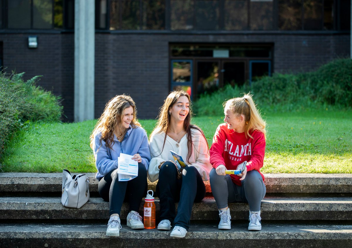 UL's tweet photo. It all begins here... 👋

The sun came out this week to welcome our new first year students for Orientation Week at UL and the buzz on campus is incredible. 

It's such a pleasure to have you all with us. #WelcomeToUL 💚 https://t.co/yE1JAKUNU0