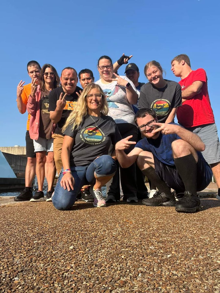 EVC_OakRidge's tweet photo. Last week, we celebrated National Direct Support Professionals (DSP) week with a ton of fun activities. Here's a quick snapshot of all the fun that was had! Thank you again to our amazing DSPs -- we appreciate you! #DSPRW2022 #ThankYou #EmoryValleyCenter https://t.co/XPxUptAbLJ