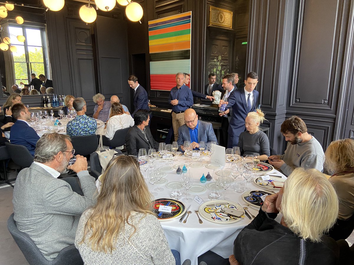 LesSybelles's tweet photo. Déjeuner presse chez @guysavoy pour Les Sybelles. Nouveautés de l’hiver, attractivité de l’été, développement durable, 20 ans en 2023. Merci à nos journalistes qui ont répondu à l’invitation @PLRP75 @ALTERNATIVEPR @AlexMaulin https://t.co/cNnroPzz8V