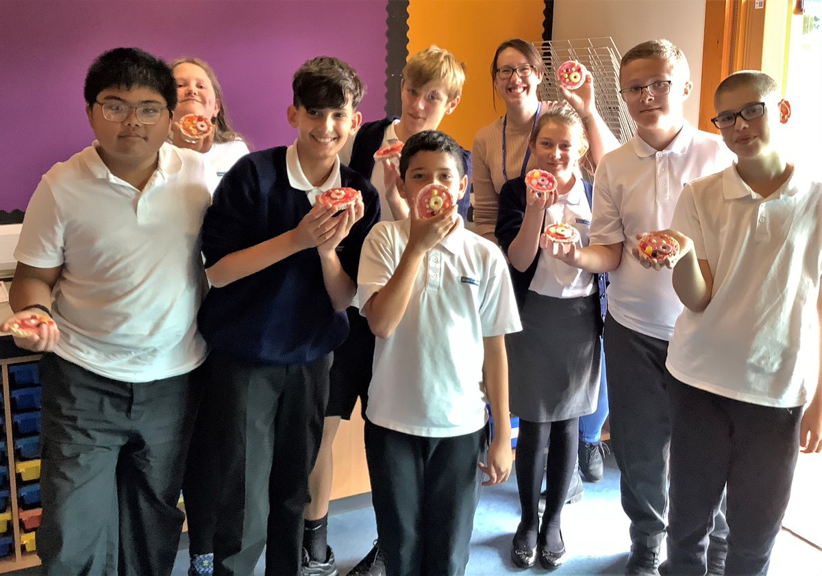 MGC_wsussex's tweet photo. Here are some edible animal cells made by the Year 8s. They had great fun representing the main parts of an animal cell with different foods and eating them afterwards! #SENDed #opportunityandsuccessforall #STEM #SENDclassroom https://t.co/dAvD6dbL6Q