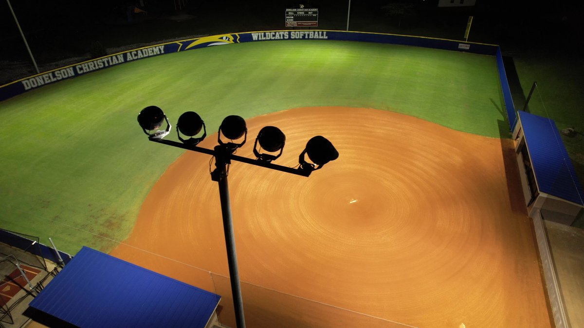 It's not about having the brightest lights for the game, it's about having the smartest. Learn how SimplySnap can change your halftime show at the link below: synapsewireless.com/news/dynamic-b…