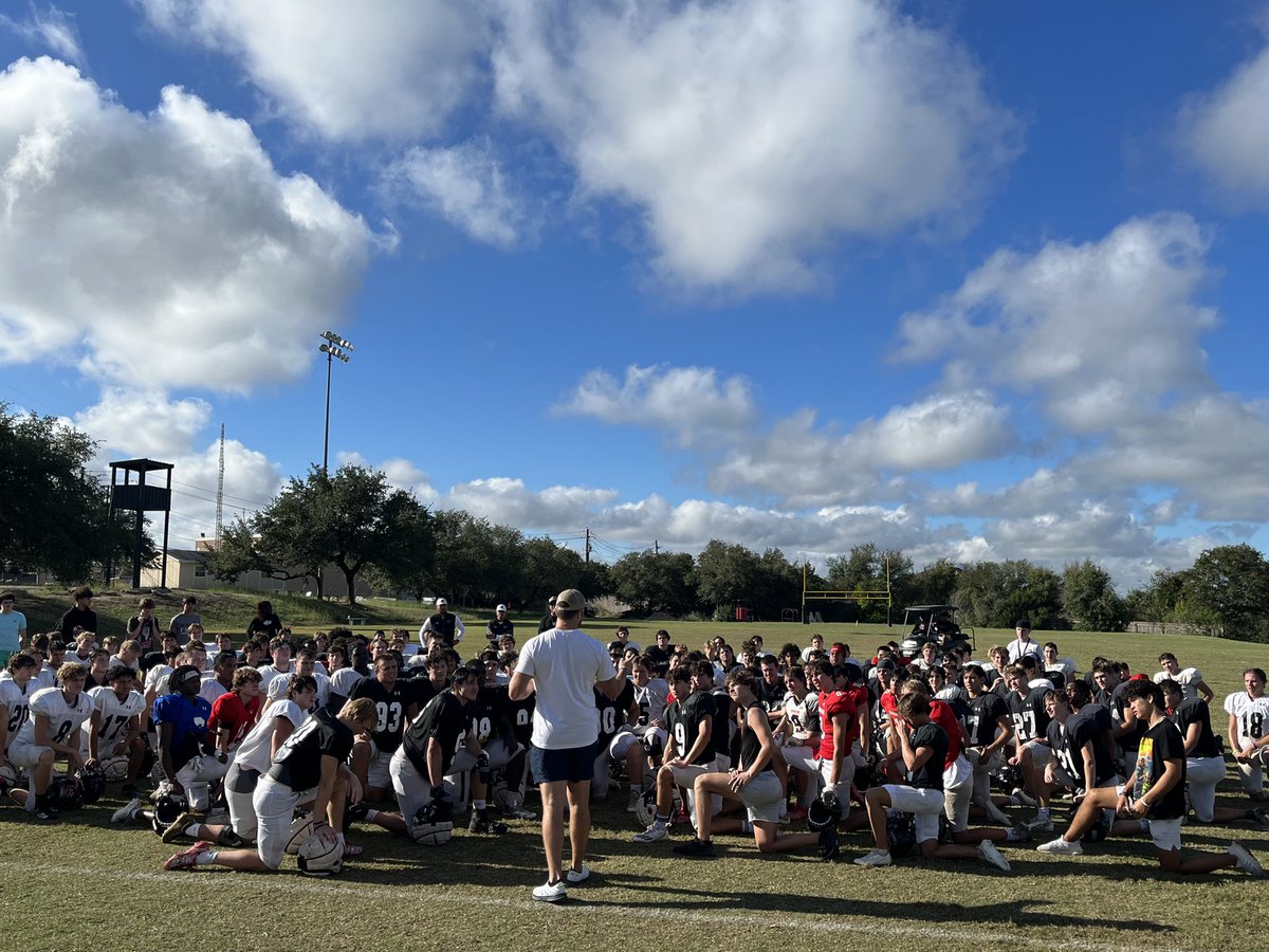 Hank Carter (@coachhankcarter) on Twitter photo Thanks to <a href="/CadeBrew10/">Cade Brewer</a> for coming out to practice this morning! Always awesome to have our guys come back home! ⚫️🔴⚔️!!! Thanks to <a href="/CadeBrew10/">Cade Brewer</a> for coming out to practice this morning! Always awesome to have our guys come back home! ⚫️🔴⚔️!!!