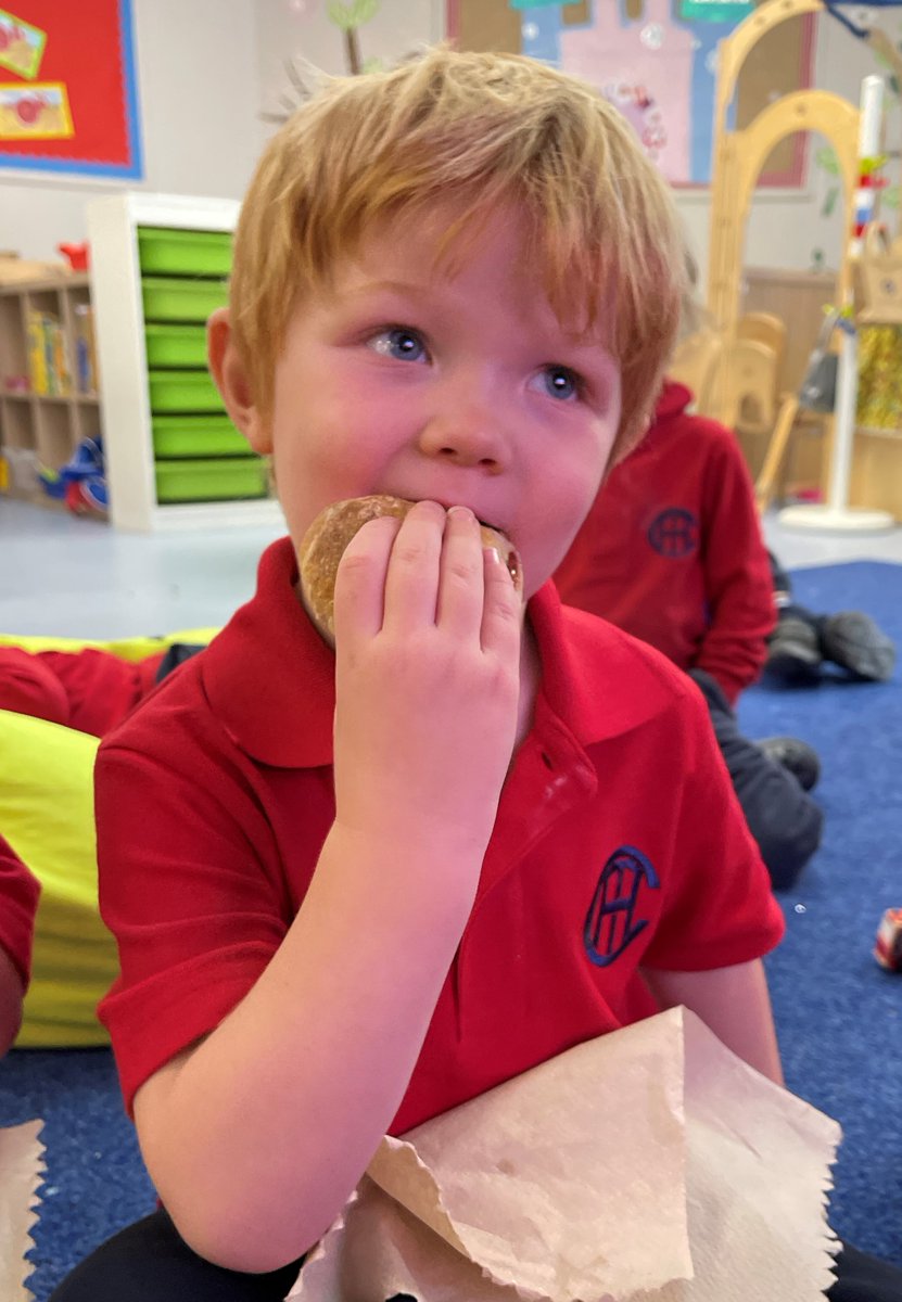 TownCloseSchool's tweet photo. Our Nursery bakers have been mixing, kneading &amp; baking their own bread rolls today! But without a doubt, their favourite part of the process was the eating, with the added bonus of jam &amp; honey to sweeten the task!
#Nursery #SchoolBaking https://t.co/GVrh6tTEDE
