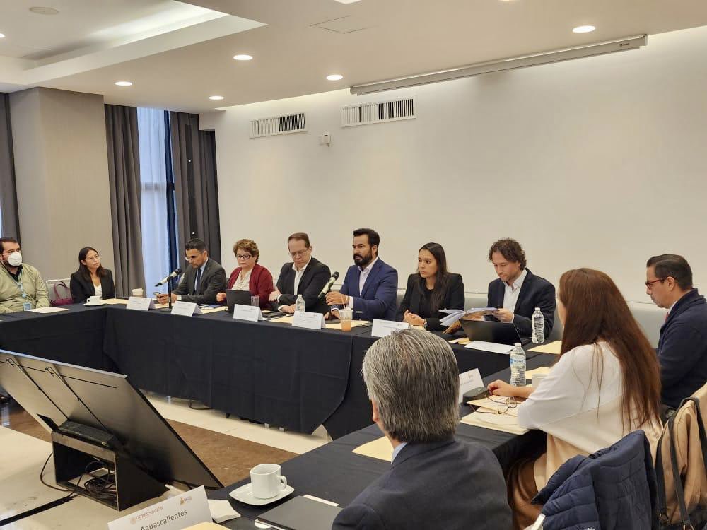 EipCDMX's tweet photo. Como parte de la coordinación y capacitación continua de las instancias vinculadas con la protección de personas defensoras y periodistas en el país, el Mecanismo de Protección de @SEGOB_mx inicia diálogo con más de 20 fiscalías y áreas de protección de las entidades federativas. https://t.co/kNWGyzskof