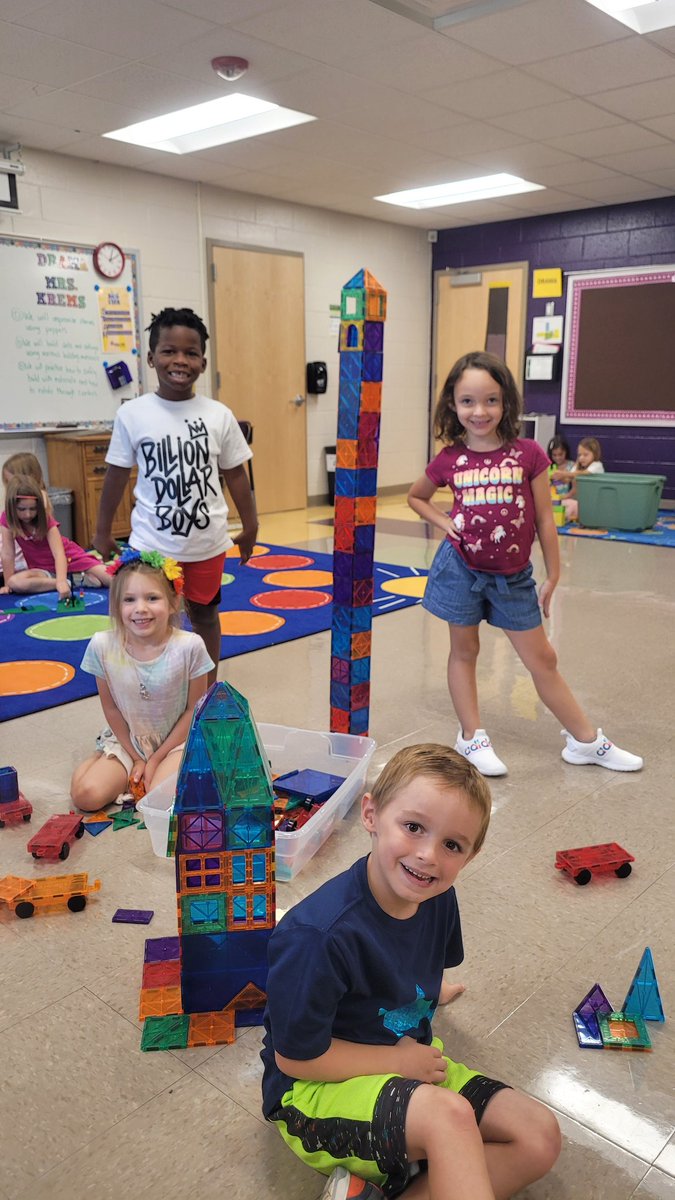 WMESDrama's tweet photo. #WMEStars of all ages got to explore #storysetting and #setdesign by creating their own mini sets out of various building materials. Skyscrapers, temples, castles, and towers are just a few of the story settings that were built! #ArtsIntegration #ycsd #WeAreTheArts @WallerMillES https://t.co/tzVJYVmh7k