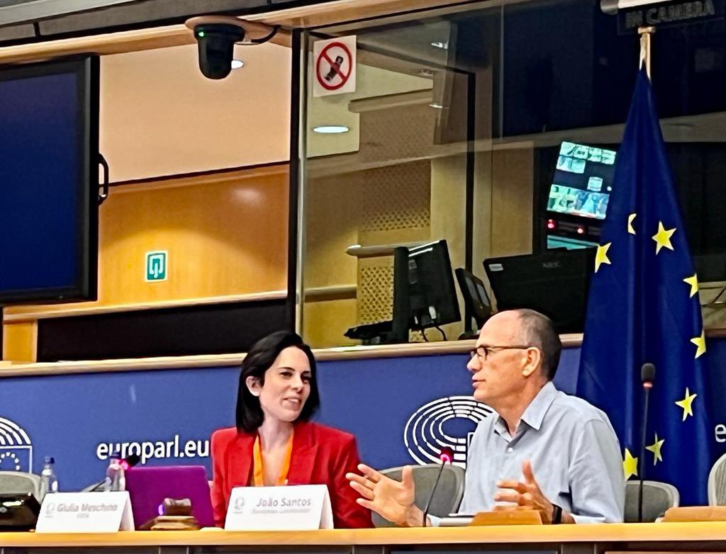 Ef_VET's tweet photo. #venhans final event @FlinkmanArja (vicepresident) said “project is #resilient because it managed to cope with the difficulties that the pandemic brought to partners, it allows the #exchangeofexperiences between newcomers &the #silvermembers @stefanotirati @JoaoSantosEU @VET4EU2 https://t.co/Hin5eK5Kb1