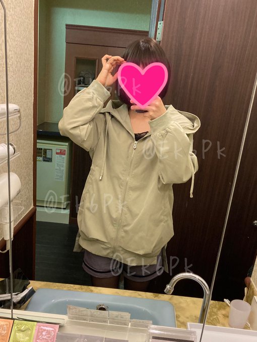 めっちゃ外寒かったから丈長めのパーカーにショーパン、黒ストにした 本当はパーカー１枚で外出たくて買ったけど流石に丈が短すぎたやつ https://t.co/g8WGmb4hSg<a href="/tag/%E4%B8%AD%E5%87%BA%E3%81%97"class="tags"><span>#中出し</span></a><a href="/tag/%E9%A8%8E%E4%B9%97%E4%BD%8D"class="tags"><span>#騎乗位</span></a><a href="/tag/%E3%82%AA%E3%83%95%E3%83%91%E3%82%B3"class="tags"><span>#オフパコ</span></a><a href="/tag/%E8%A3%8F%E5%9E%A2%E5%A5%B3%E5%AD%90"class="tags"><span>#裏垢女子</span></a><a href="/tag/%E8%A3%8F%E5%9E%A2%E7%94%B7%E5%AD%90"class="tags"><span>#裏垢男子</span></a>