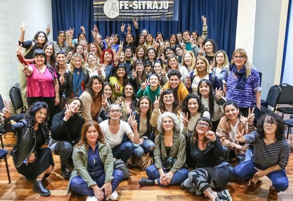 cnctargentina's tweet photo. Mujeres trabajadoras unidas y movilizadas en defensa de la democracia 💪🏾 🇦🇷 
https://t.co/3EVOf7Nk5C https://t.co/FkmNHOWGcb