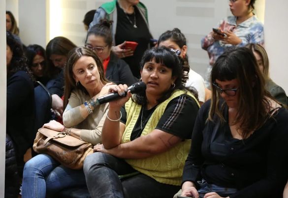 cnctargentina's tweet photo. Mujeres trabajadoras unidas y movilizadas en defensa de la democracia 💪🏾 🇦🇷 
https://t.co/3EVOf7Nk5C https://t.co/FkmNHOWGcb