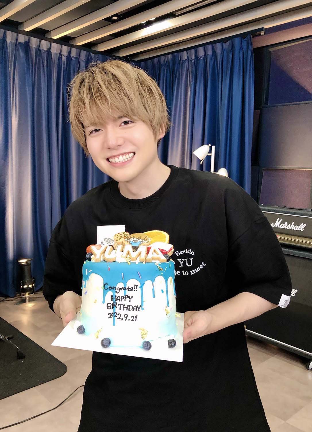 内田雄馬公式アカウント Happy Birthday Yuma 先日撮影現場にてバースデーサプライズを行いました お誕生日おめでとうございます 内田雄馬congrats Line公式アカウントに 本日限定誕生日コメント シングル応答メッセージ7種を追加 ぜひlineの 内田雄馬公式アカウント Happy Birthday Yuma 先日撮影現場にてバースデーサプライズを行いました お誕生日おめでとうございます 内田雄馬congrats Line公式アカウントに 本日限定誕生日コメント シングル応答メッセージ7種を追加 ぜひlineの